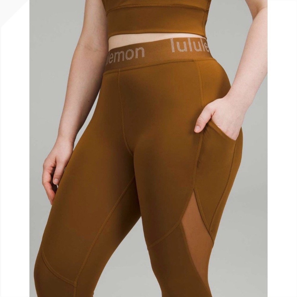 Lululemon Logo Waistband High-Rise
Training Crop 21" Rich Caramel Size 14